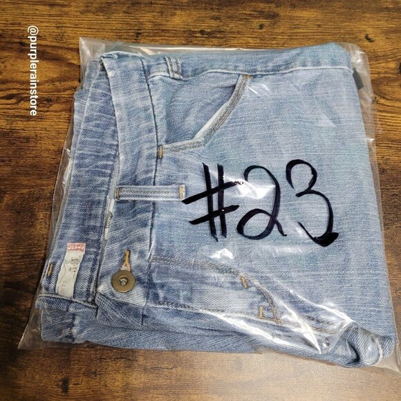 Vtg Levi's Bermuda Shorts 6 Mid Rise 545 Medium Light Wash Stretch Denim Y2K - Picture 11 of 11